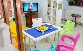Hostel White Town