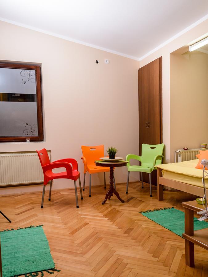 Hostel White Town Белград Экстерьер фото